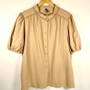 Cottagecore Beige/tan button down puff short sleeve casual blouse 100% Cotton